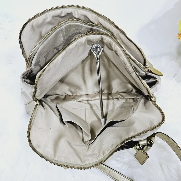 Coach Penelope signature satchel handbag cream and gold - Picture 7 of 11